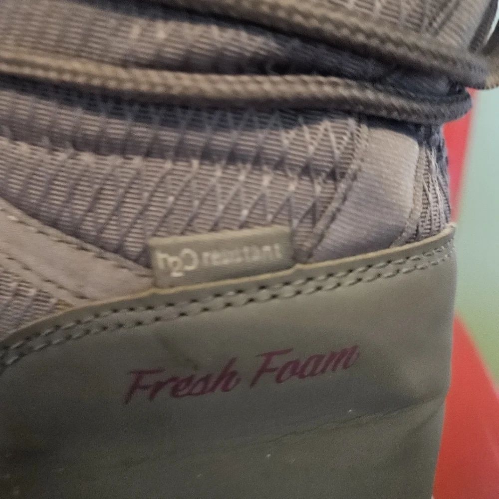 New Balance Fresh Foam 2000 V1 Boots